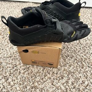 Vibram Black FiveFingers V-Train 2.0 Shoes Size EU 43 US 10